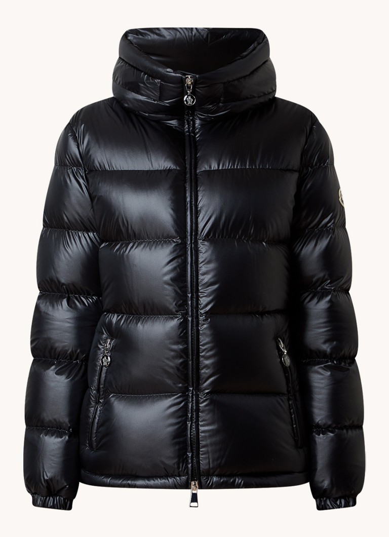 Moncler Douro dūnu jaka ar dūnu pildījumu un saliekamu kapuci