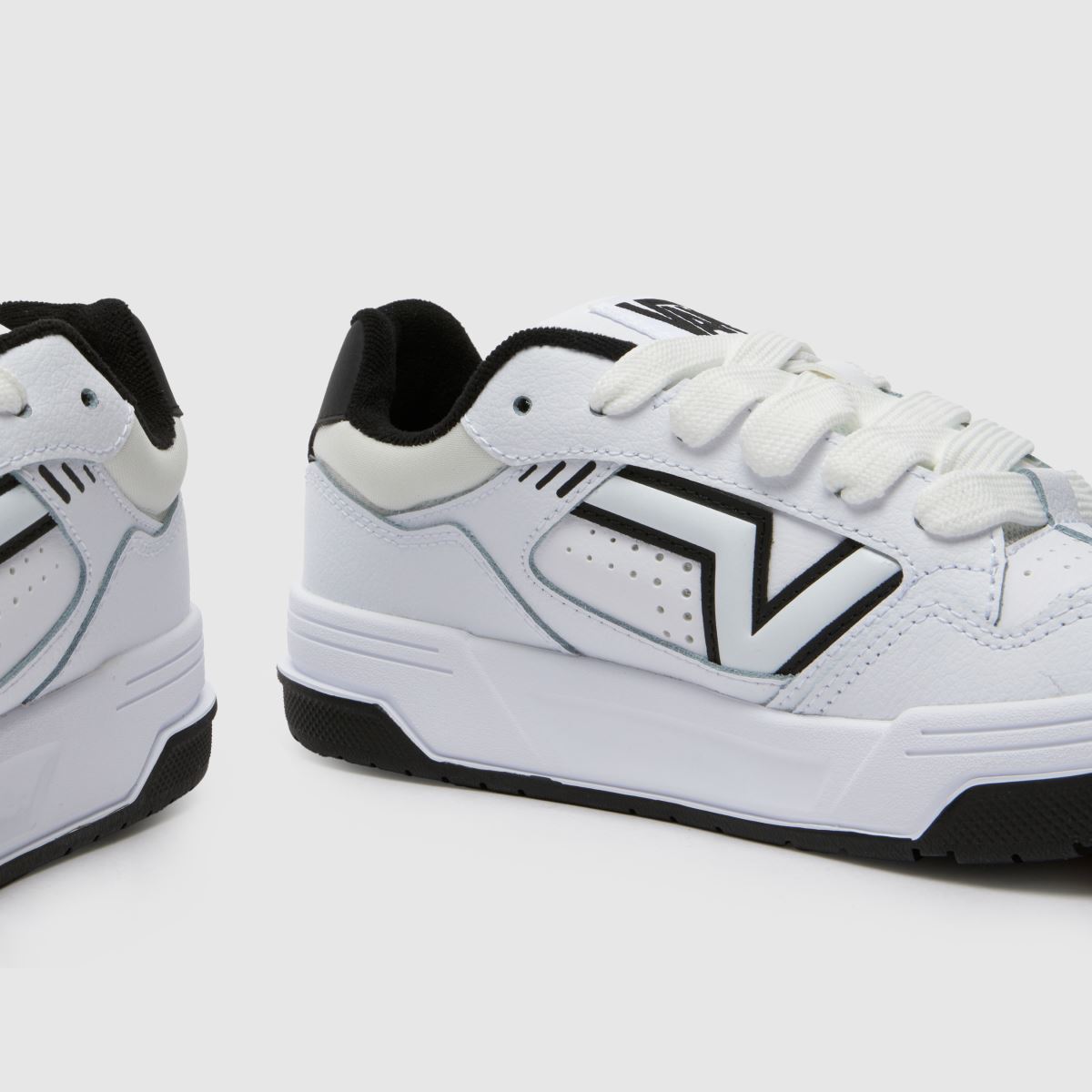 Vans Upland-sneakers i vitt och svart