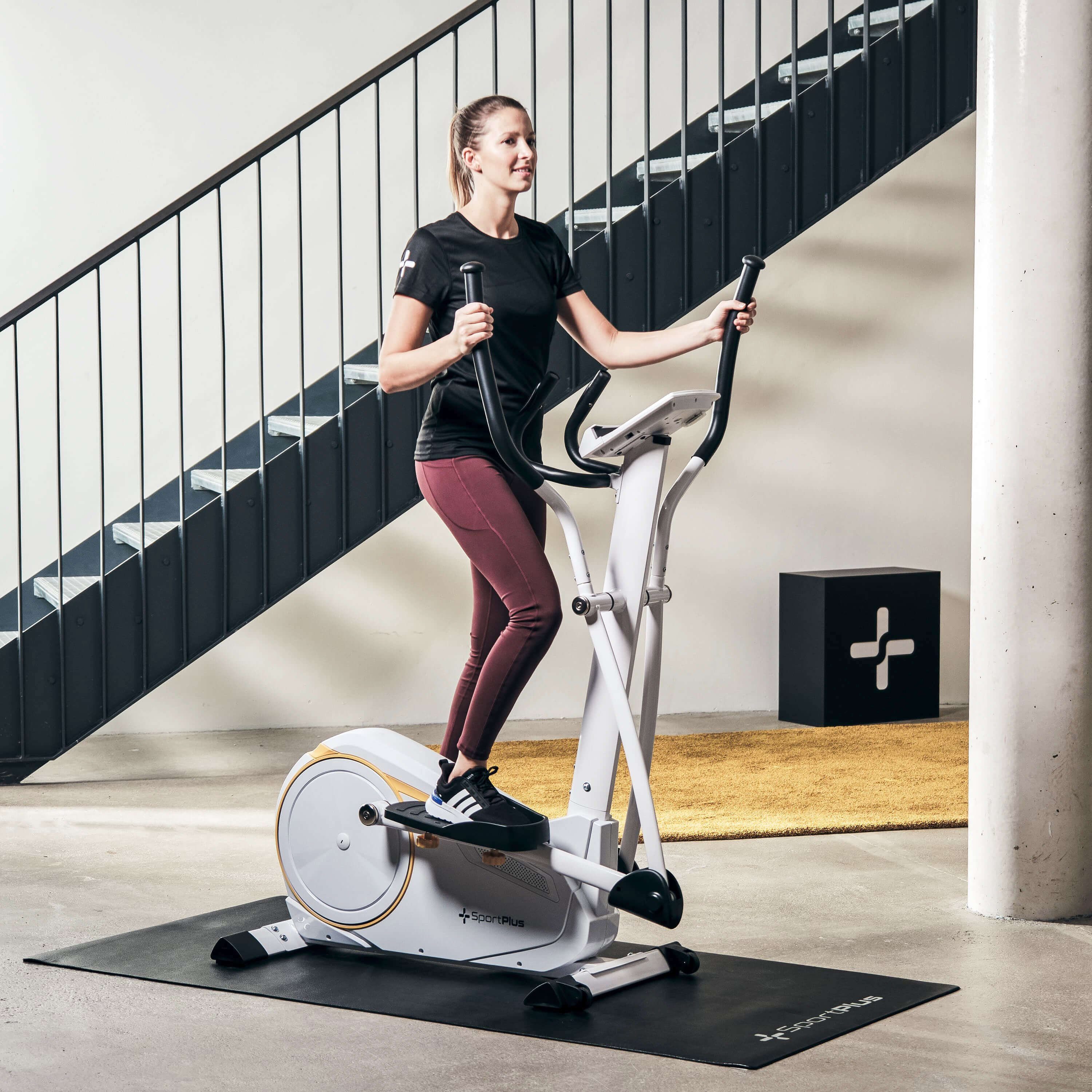 SportPlus Crosstrainer SP-ET-9600-W-iE, Crosstrainer, Ellipsentrainer, 17 kg Schwungmasse, 24 Widerstandsstufen, SP-ET-9600-W-iE