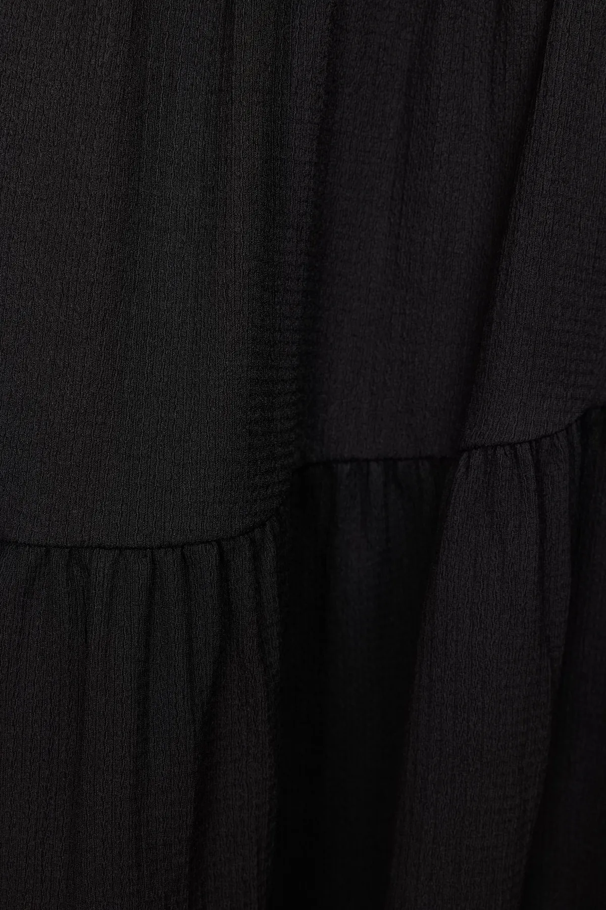 Trendyol Collection  Schwarzer, gewickelter Maxi-Plissee-Stretch-Strickrock TWOSS24ET00090
