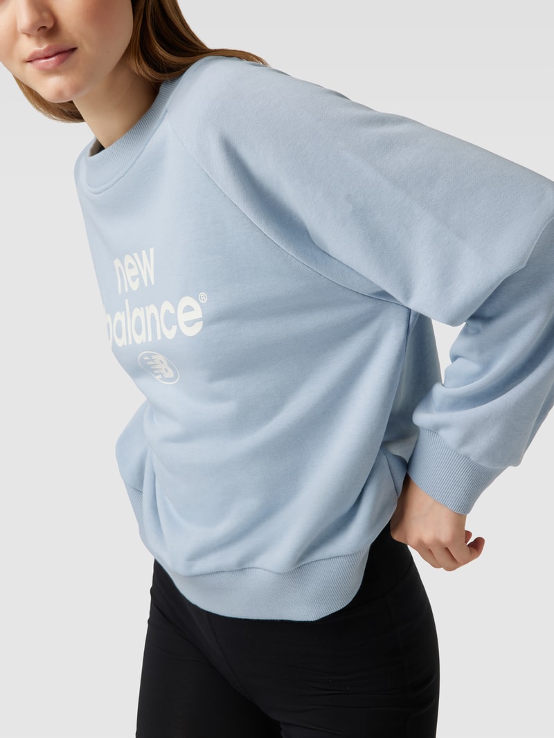 Sweatshirt mit Label-Print Modell 'Essentials Graphic' in hellblau