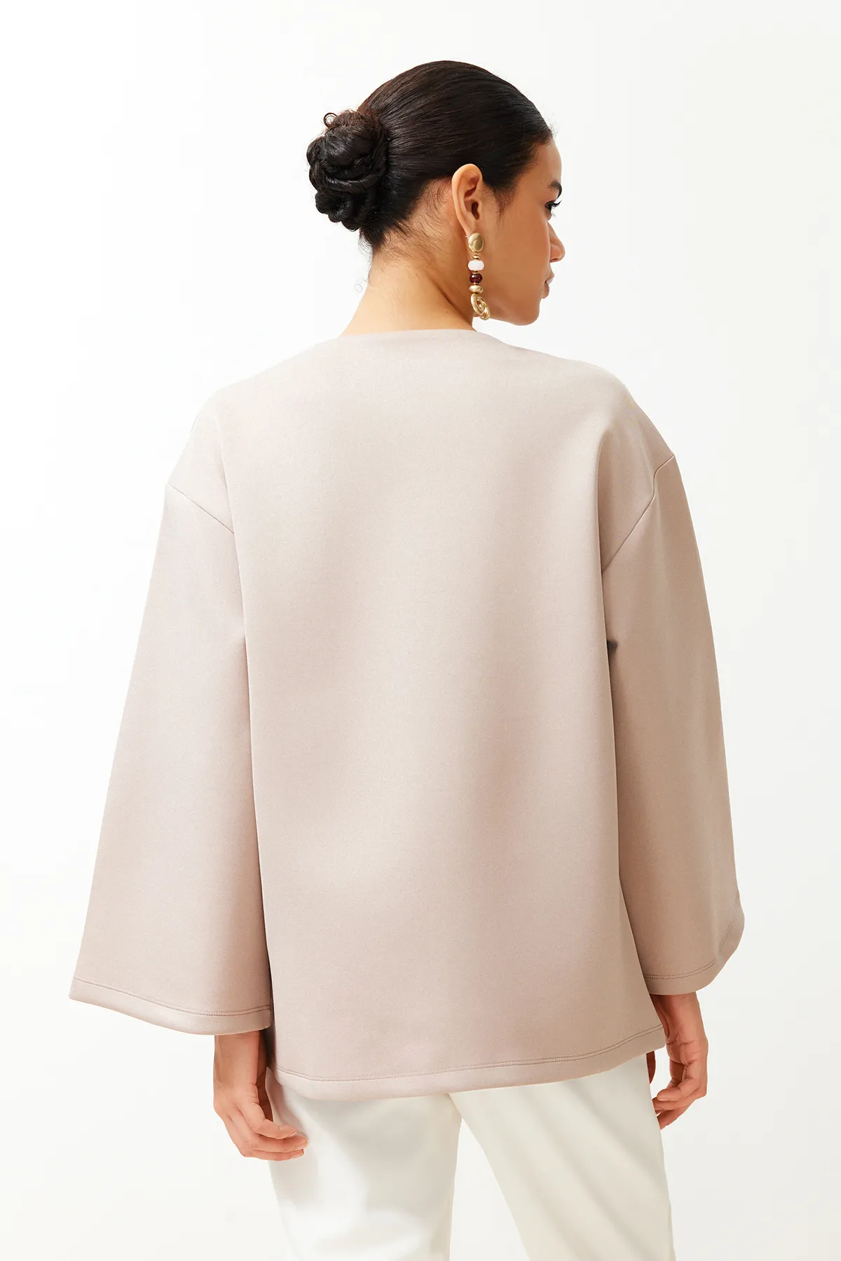 Trendyol Modest  Beiges Sweatshirt mit Reißverschluss vorne und detailliertem, stilvollem Taucher-/Tauchsport-Strickpullover TCTSS24UK00032
