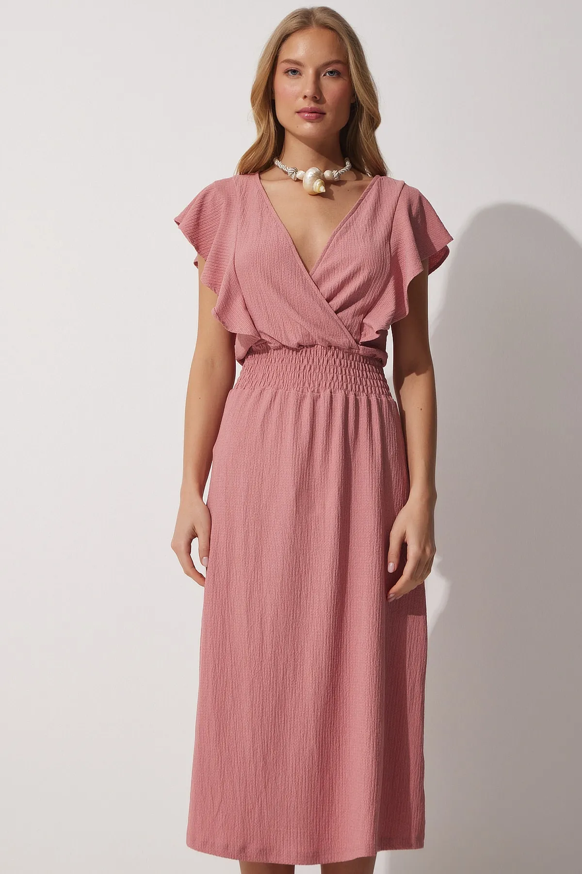 Happiness İstanbul  Damen-Strickkleid „Dusty Rose Volant“ mit Strukturmuster CI00025