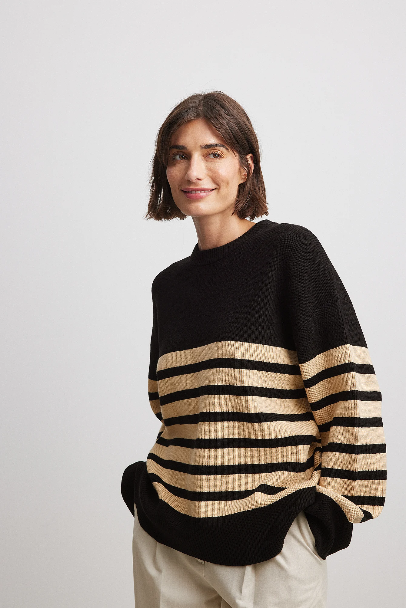 Gestreifter Pullover mit Rundhalsausschnitt