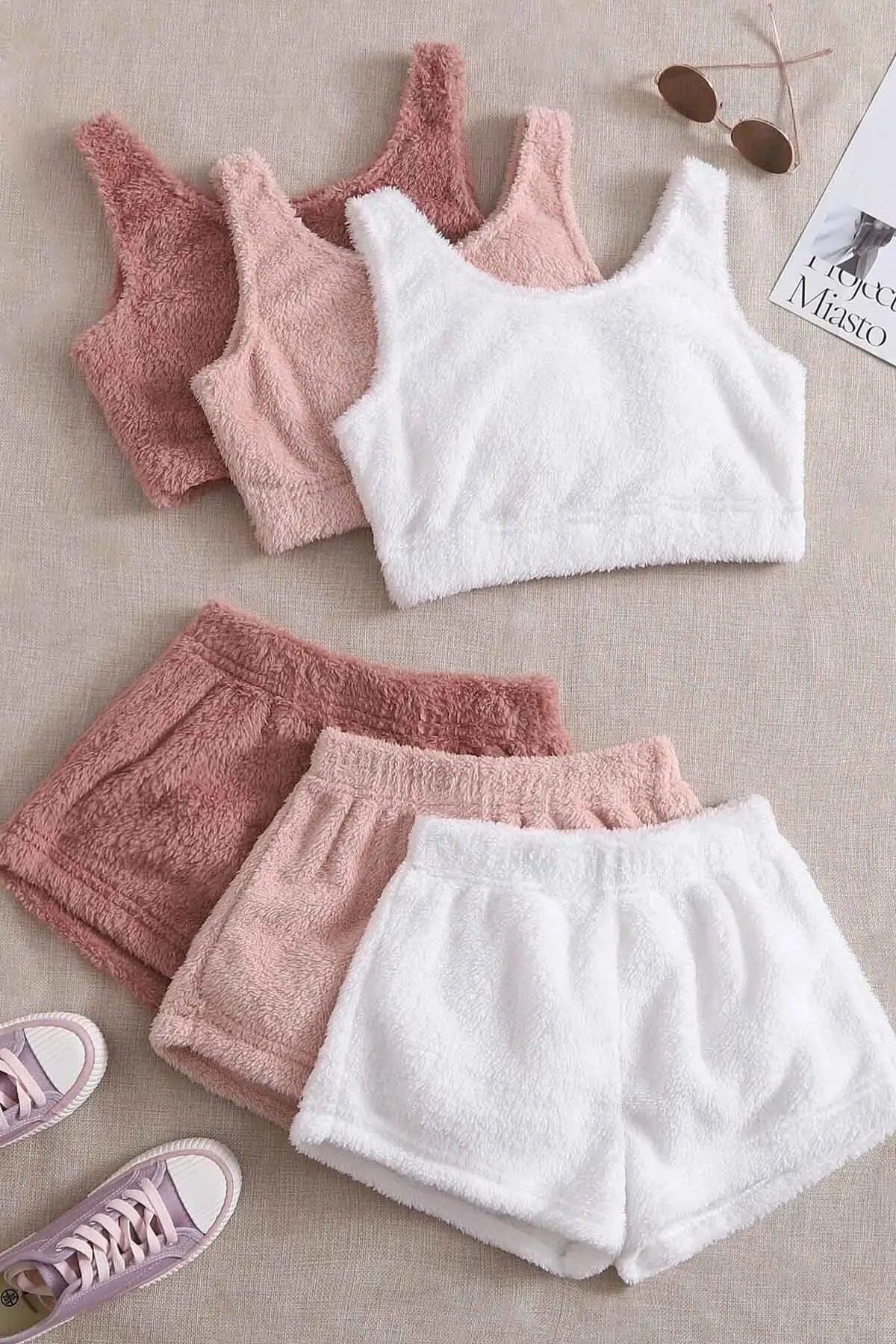 Merry See  Einfarbiges 1-Set-Pyjama-Set mit ärmellosen Trägern aus Plüsch-Fleece unten und oben mit Shorts