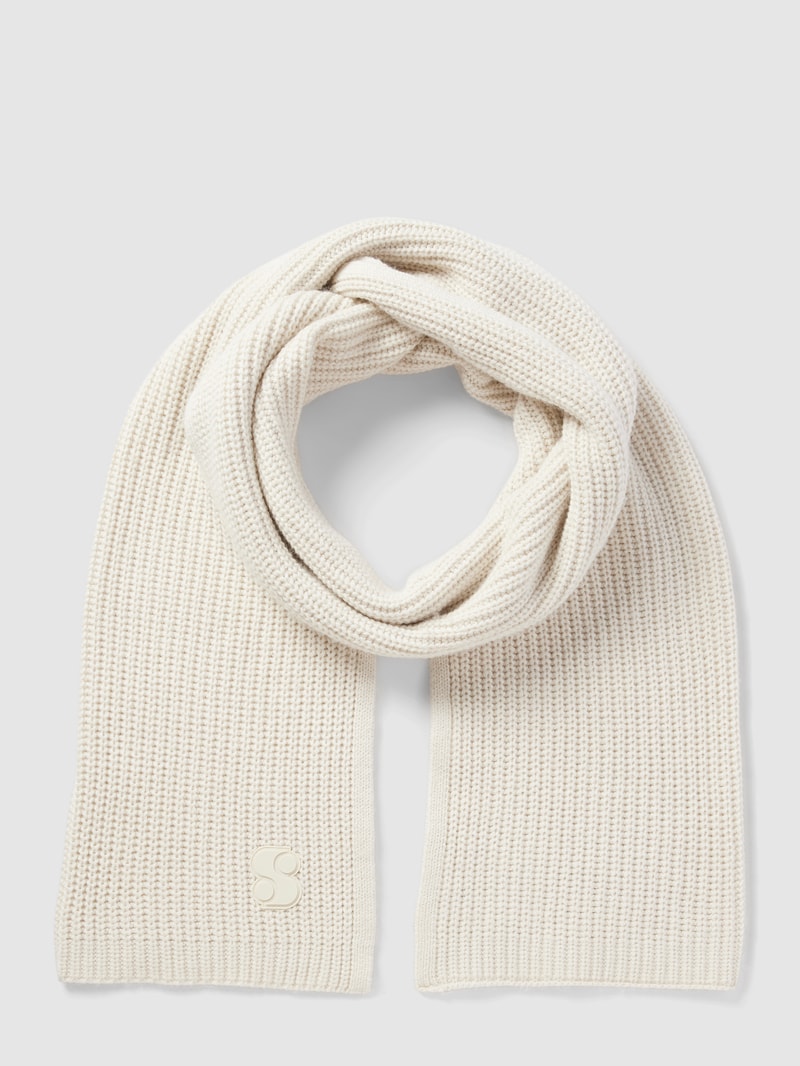 Strickschal mit Label-Detail Modell 'Basic' in offwhite