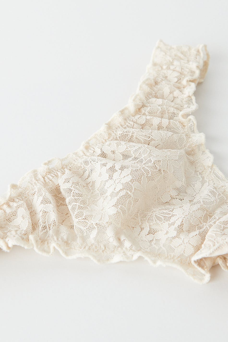 Eva lace string