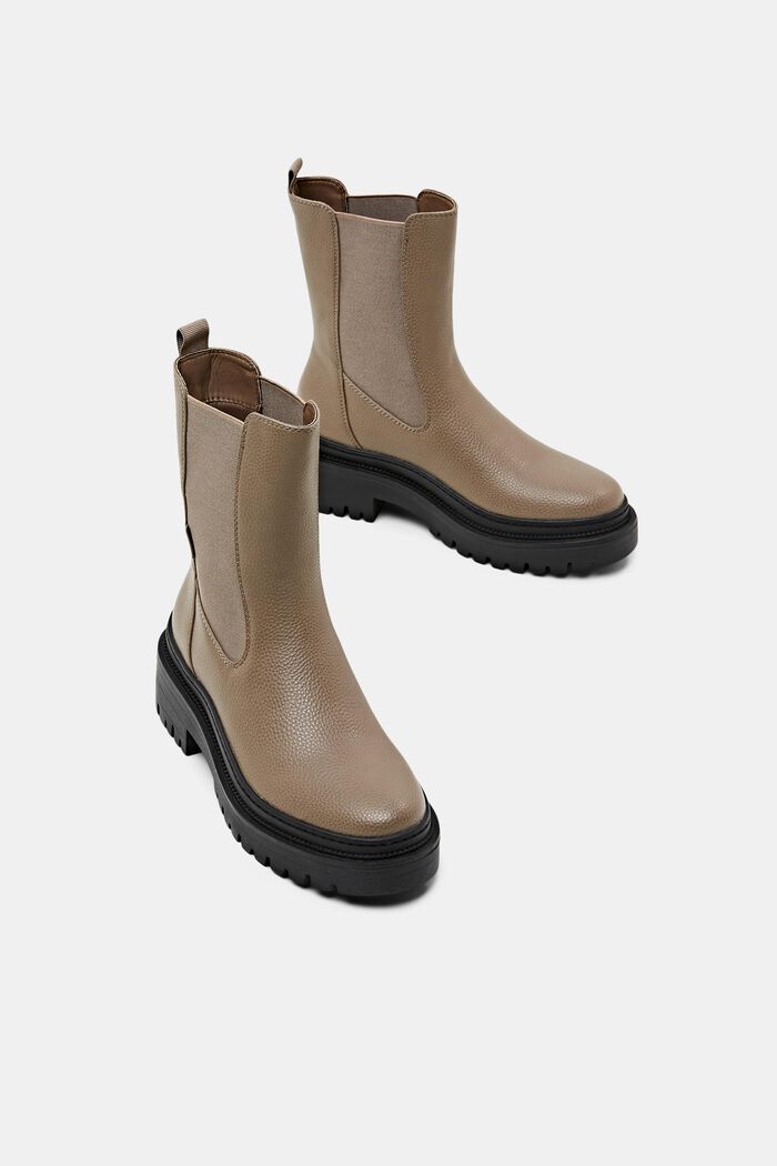 Grobe Boots in Lederoptik