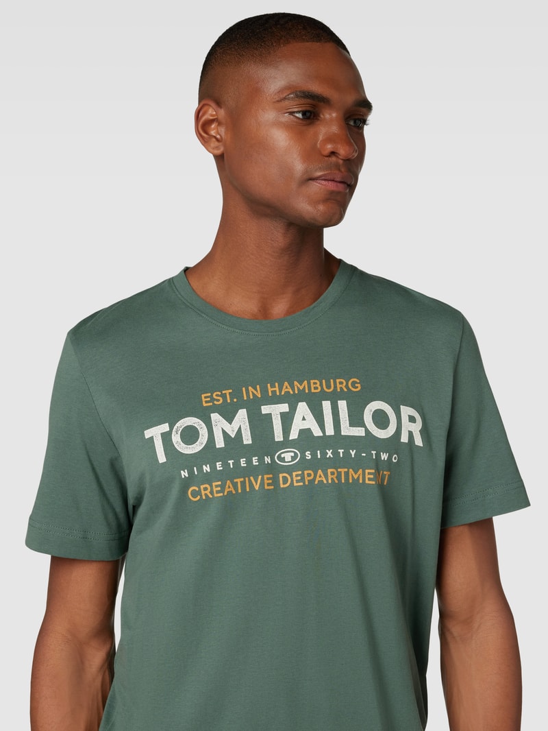 T-Shirt mit Label-Print in schilf