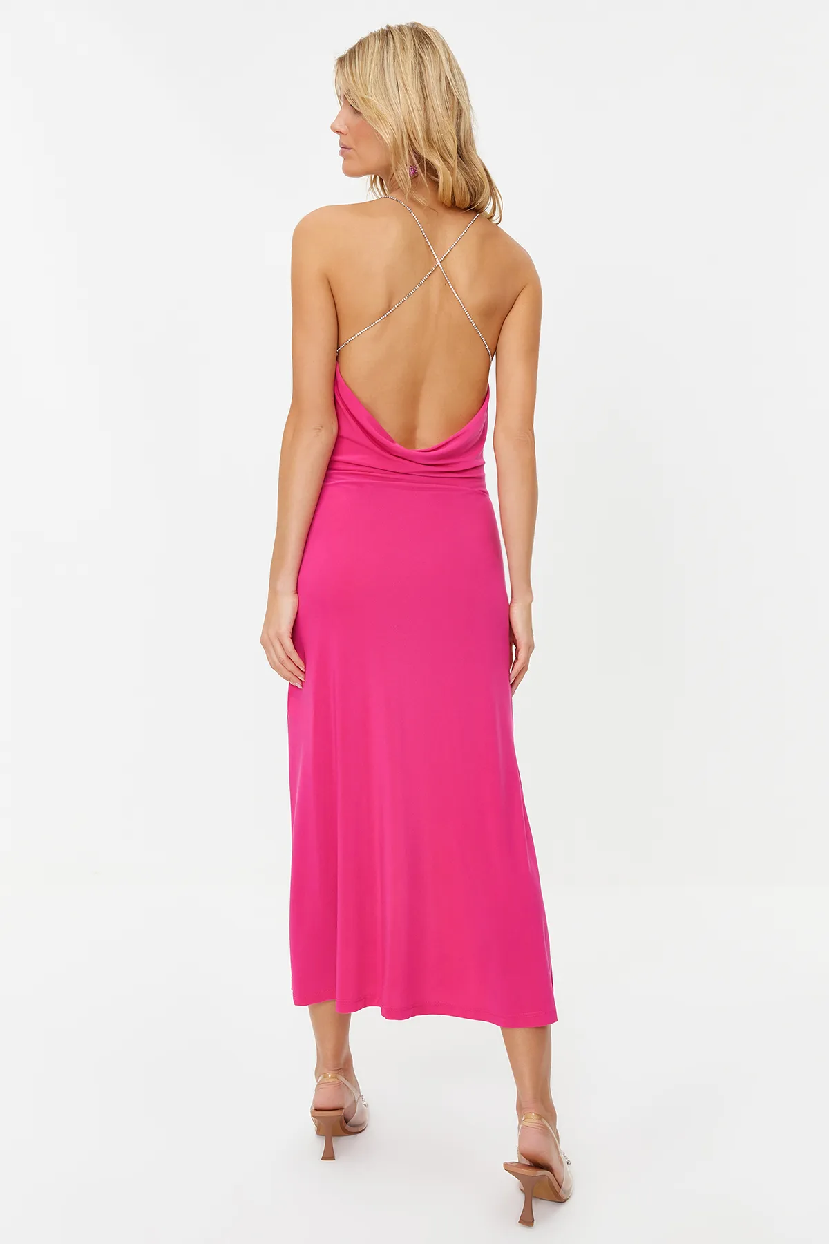 Trendyol Collection  Stilvolles Abendkleid mit Fuchsia-Stein-Accessoire-Detail TPRSS24EL00044