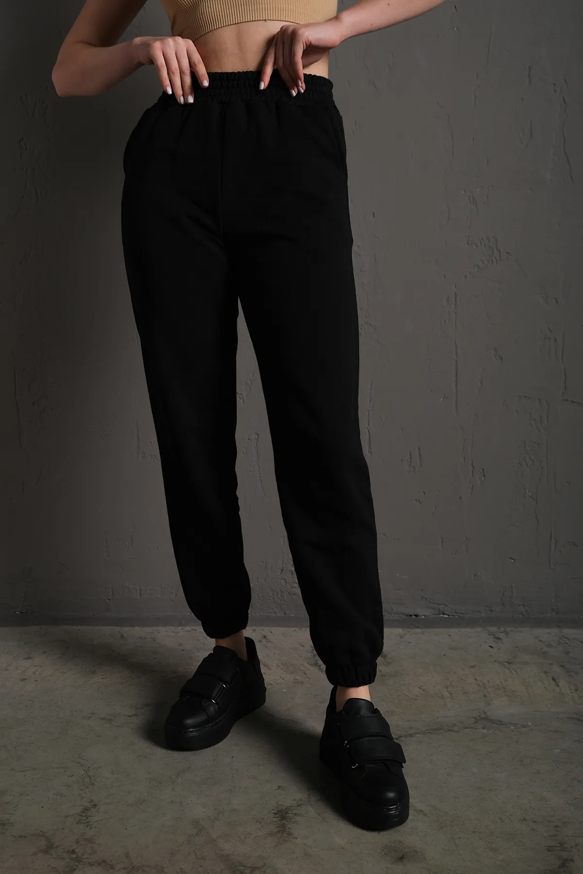 Know  Schwarze Jogginghose mit zwei Fäden und elastischem Bein für Damen