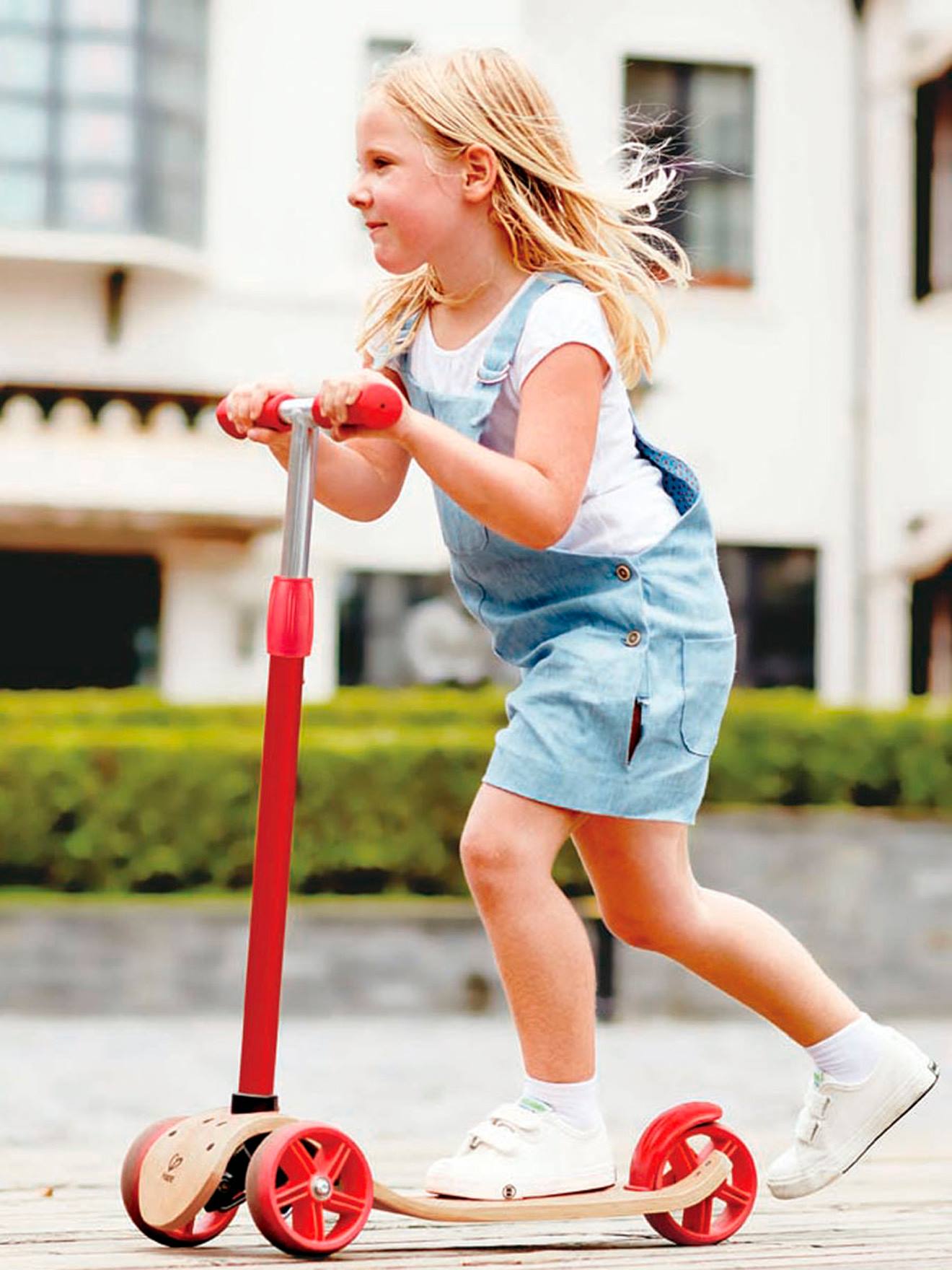 Trottinette surfeuse HAPE rouge