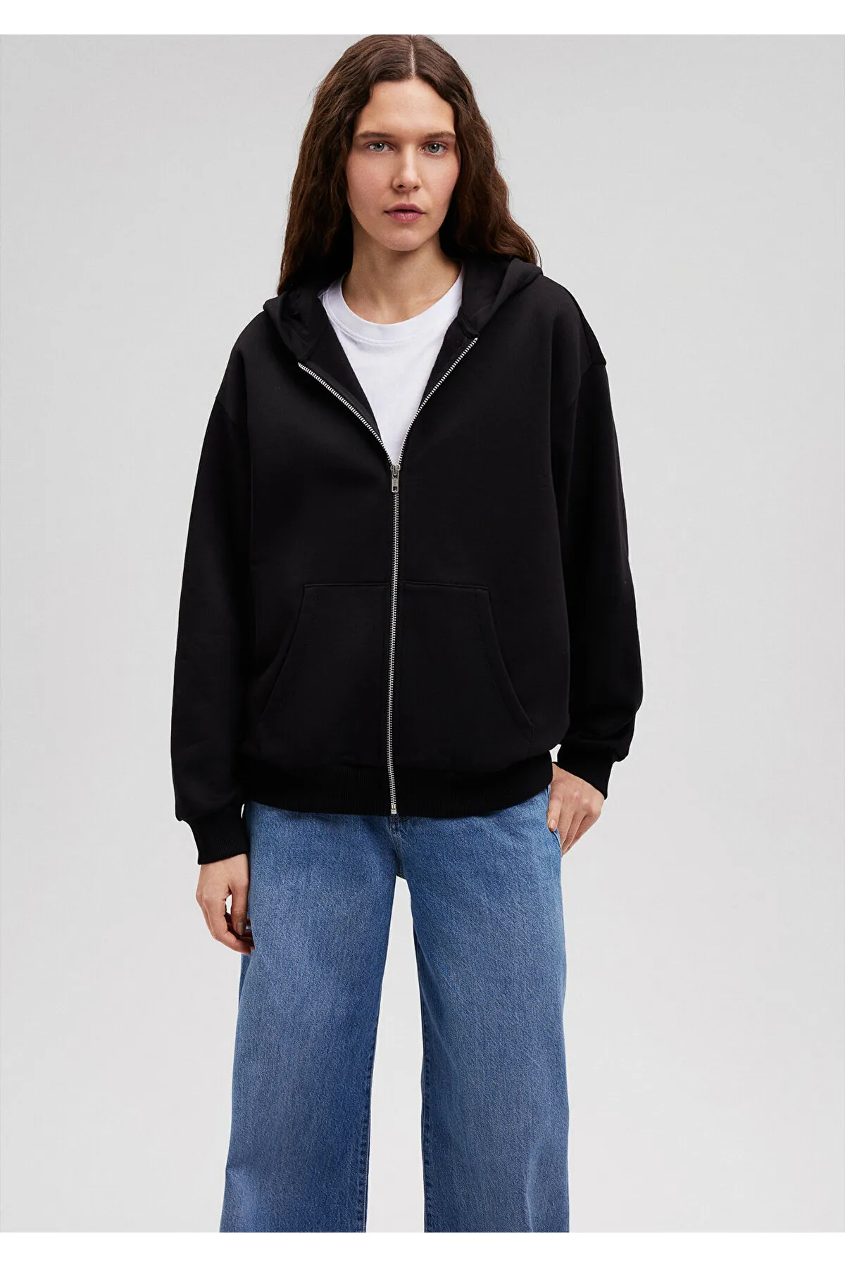 Mavi  Schwarzes Basic-Sweatshirt mit Reißverschluss und Kapuze 1611775-900