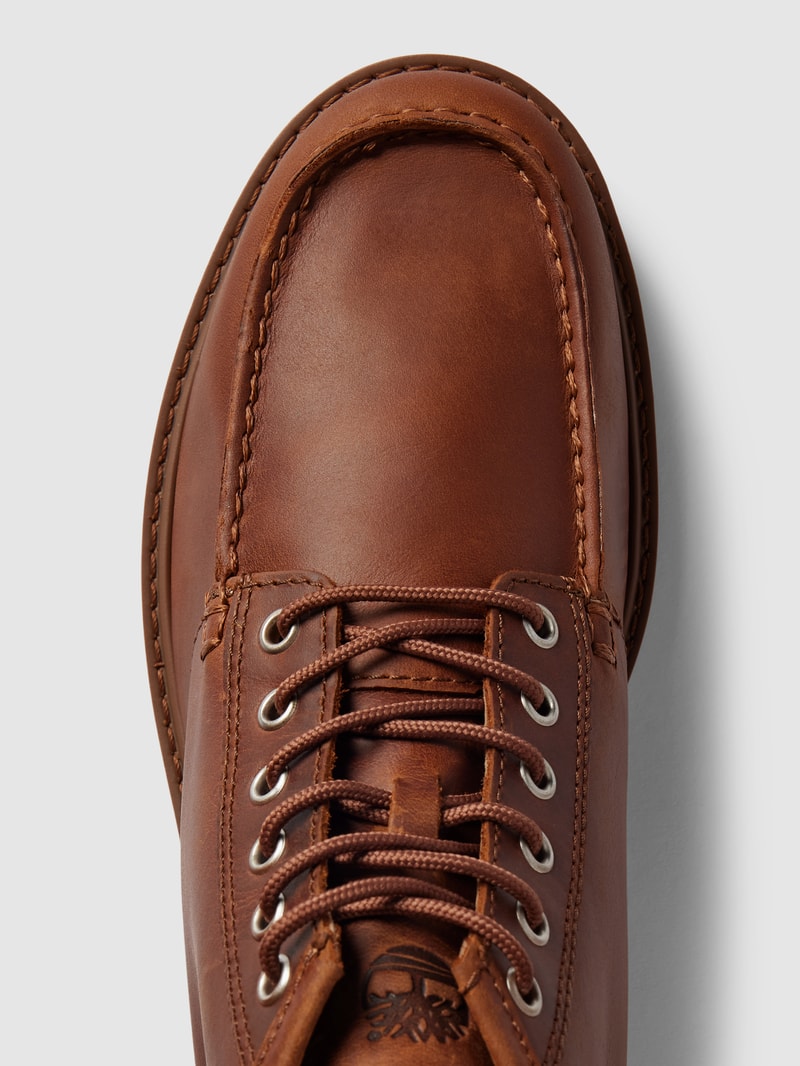 Boots mit Schnürung und Label-Detail in mittelbraun