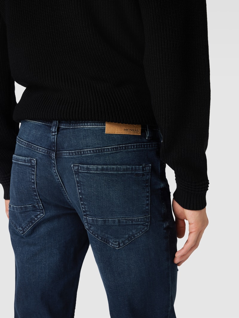 Jeans im Used-Look in rauchblau