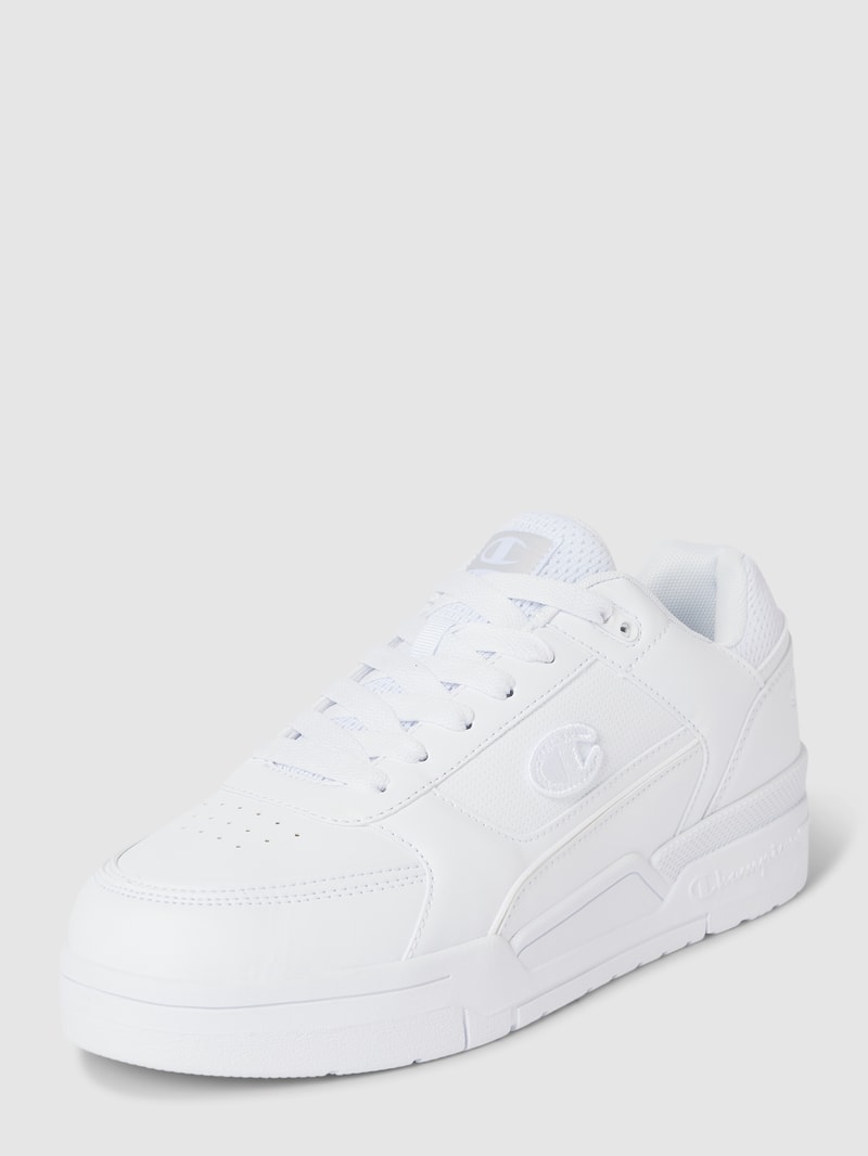 Sneaker mit Label-Detail in weiß