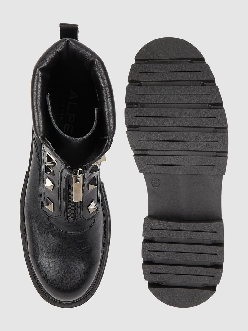 Lederboots mit Nieten in schwarz