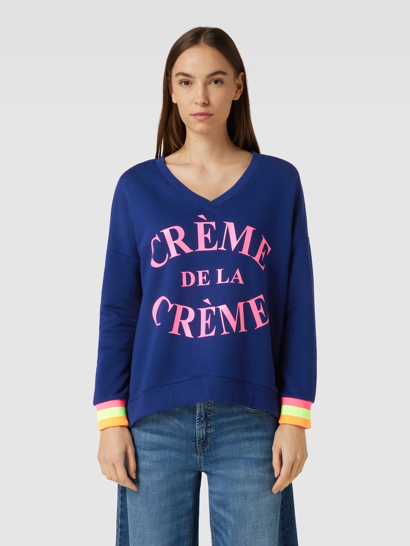 Sweatshirt mit V-Ausschnitt Modell 'Creme de la Creme' in marineblau