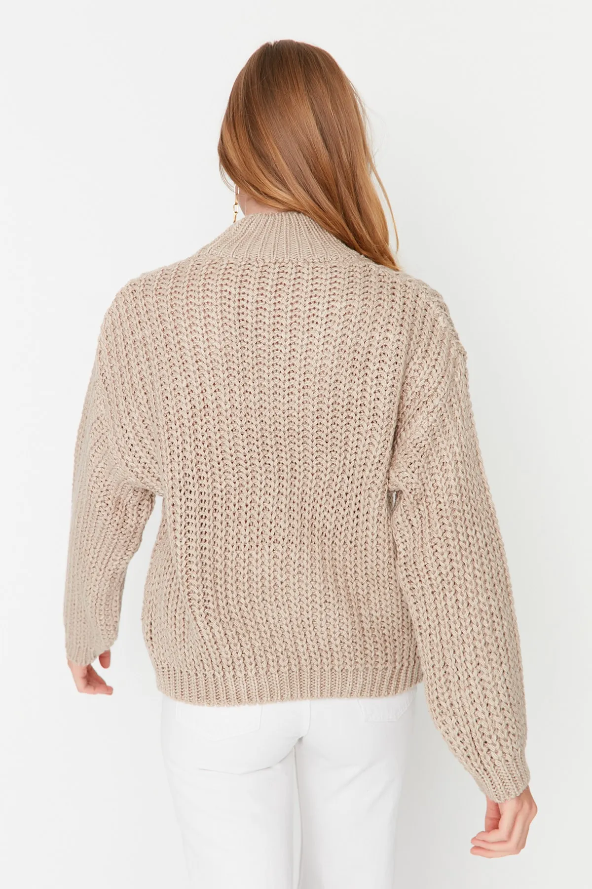 Trendyol Collection  Stone Wide Fit Weicher, strukturierter Basic-Strickpullover TWOAW23KZ01810