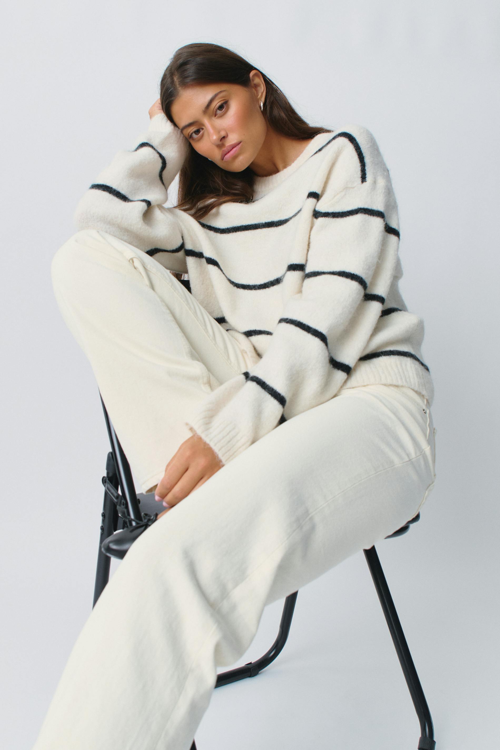 Crew neck knitted sweater