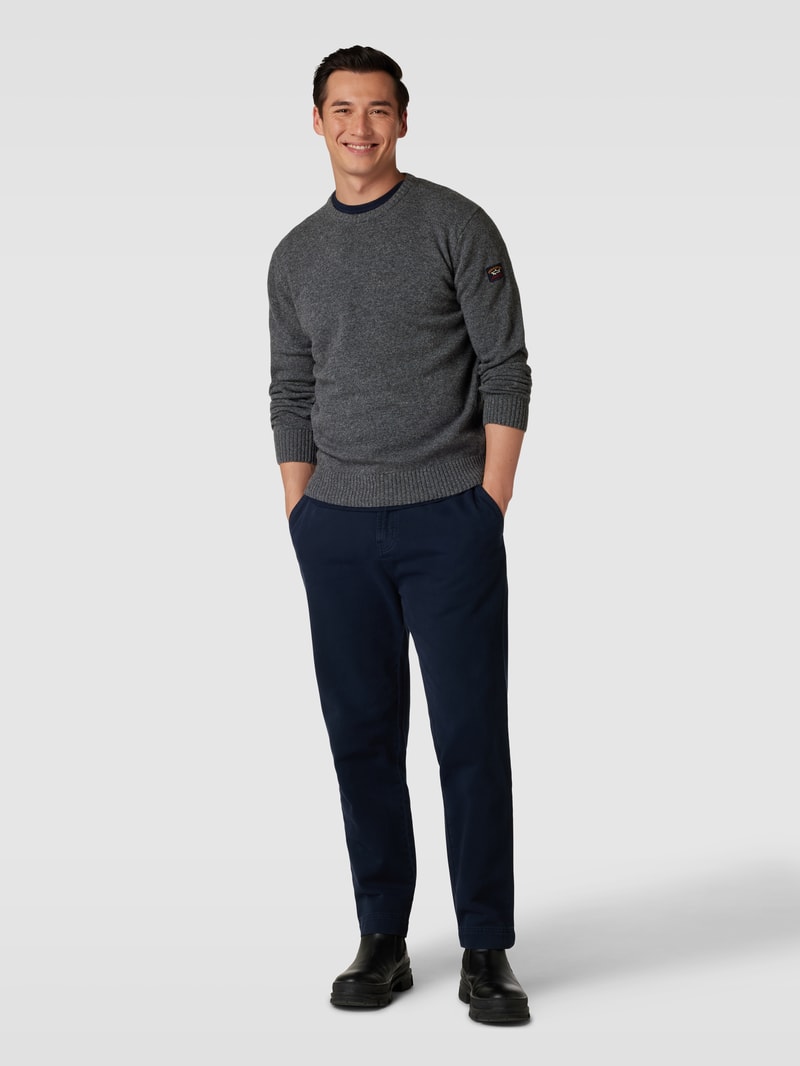Strickpullover mit Label-Patch in anthrazit