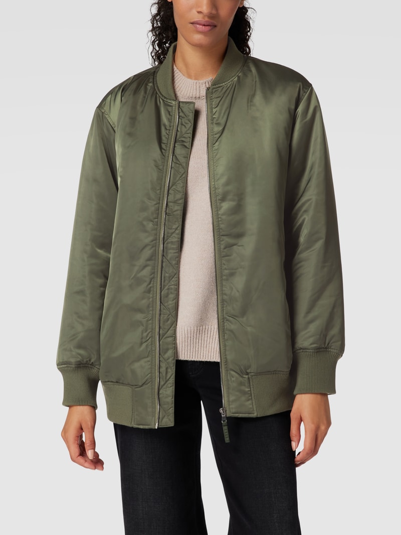 Jacke mit seitlichen Eingrifftaschen in schilf