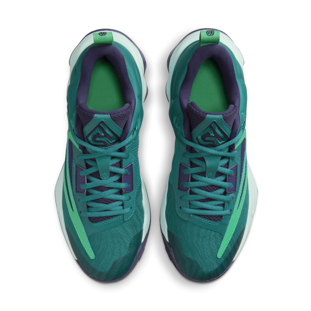 Nike Giannis Immortality 3 DZ7533-301 / grün