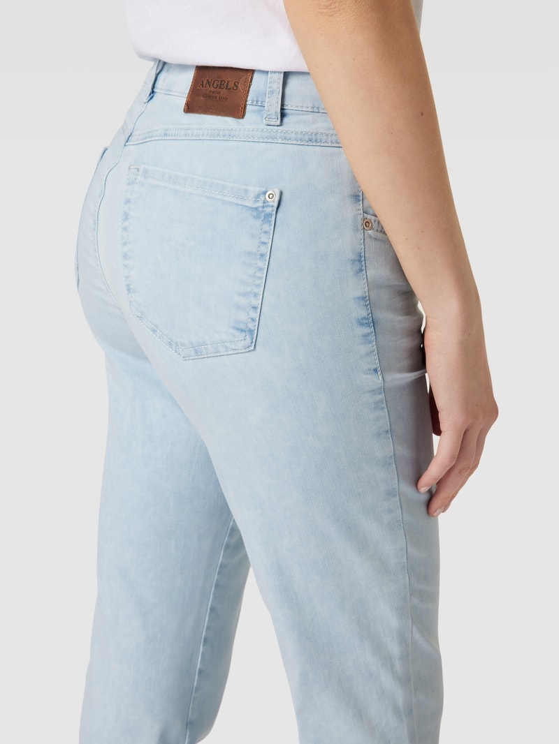Jeans mit Stretch-Anteil in 7/8-Länge Modell 'CICI CROPPED CHAIN' in hellblau