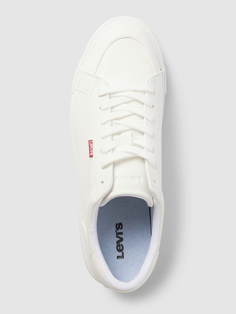 Sneaker mit Label-Detail in weiß