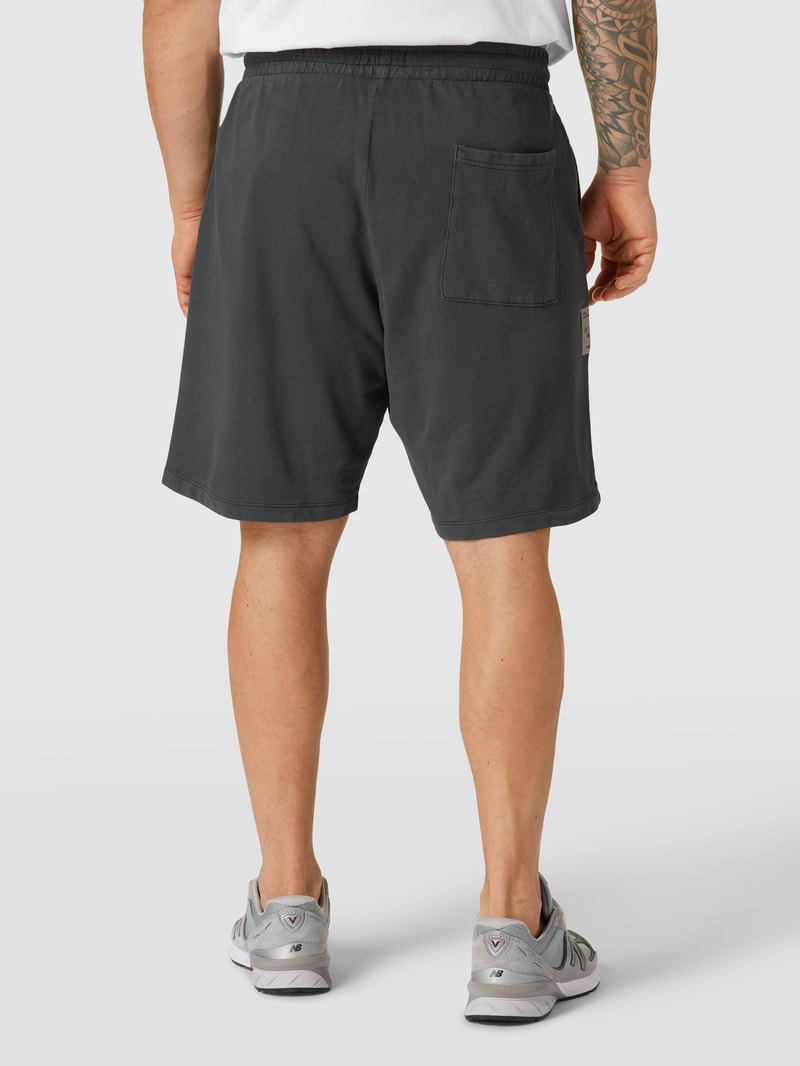 PLUS SIZE Sweatshorts mit Label-Patch in dunkelgrau