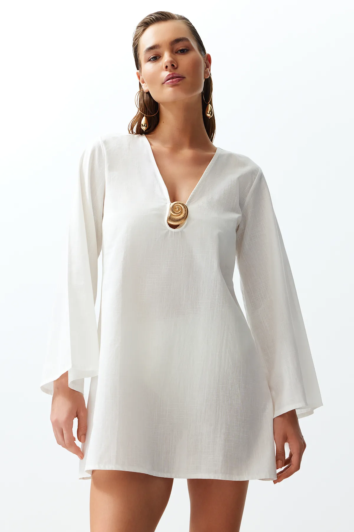 Trendyol Collection  Weißes Mini-Strandkleid aus 100 % Baumwolle mit gewebten Accessoires TBESS24EL00020