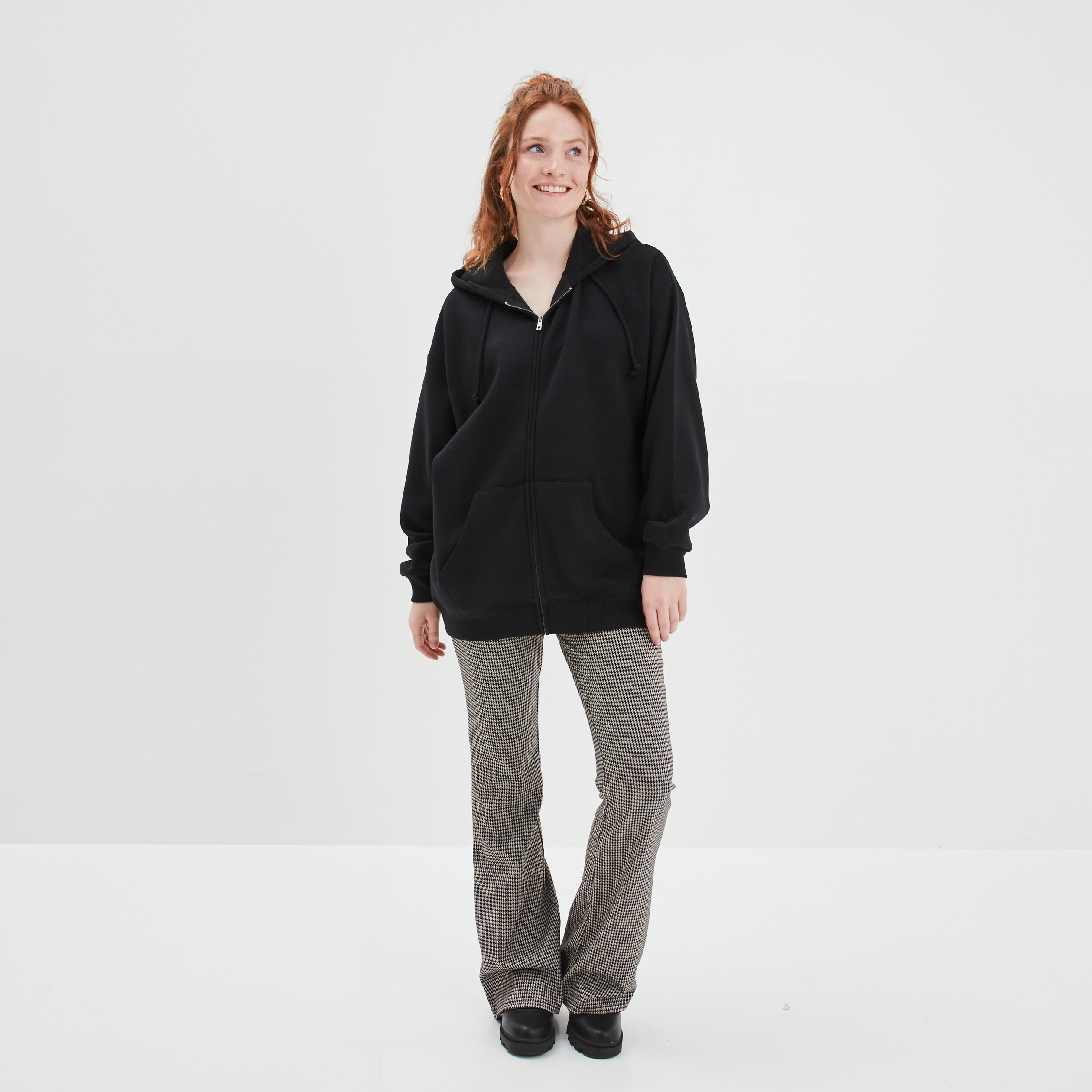 Sweat zippé à capuche oversize mi-long noir femme | La Halle