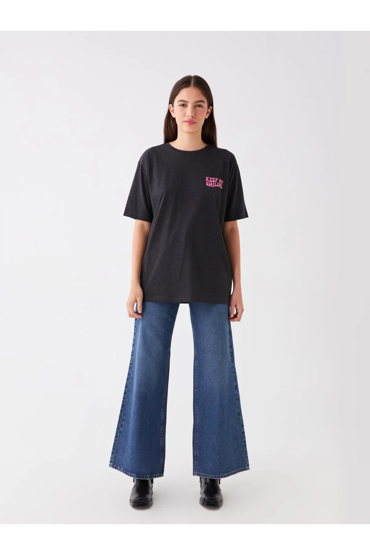 LC Waikiki  Bedrucktes, kurzärmliges Oversize-Damen-T-Shirt mit Rundhalsausschnitt