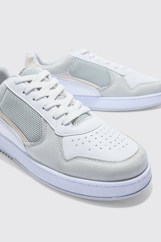 Sneaker mit klobiger Sohle und Mesh-Einsatz