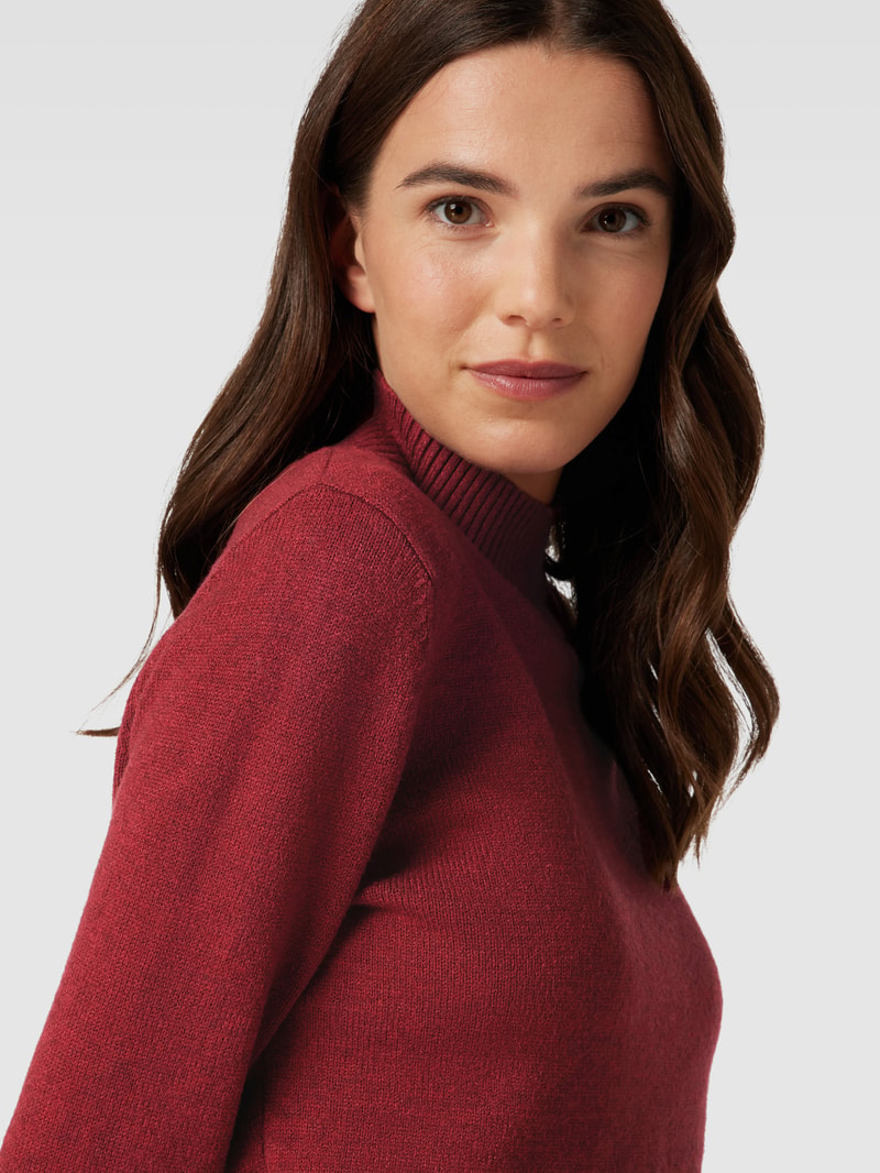 Strickpullover mit Stehkragen in bordeaux rot meliert