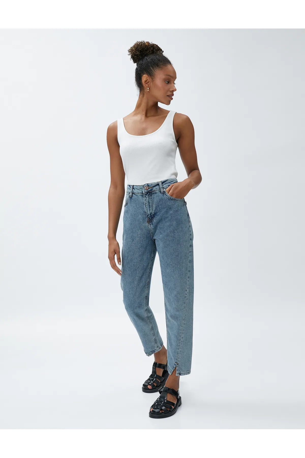 Koton  Jeans mit hoher Taille, entspannter Schnitt – Mom-Jeans