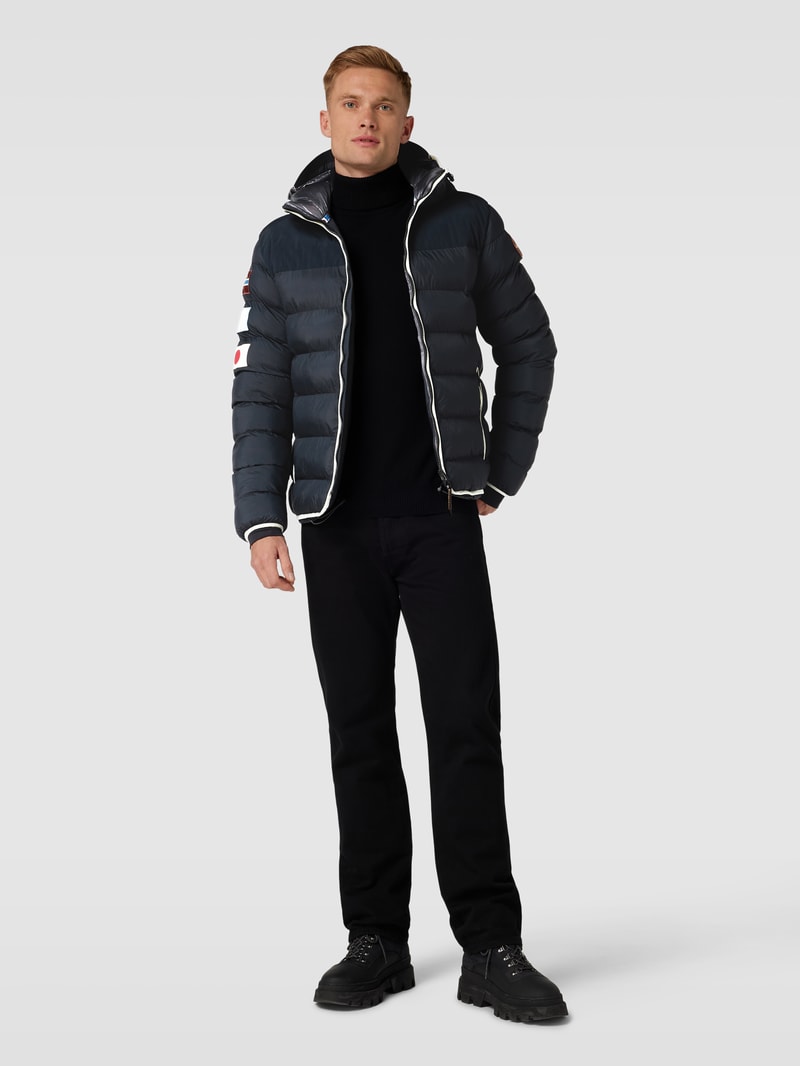 Steppjacke mit Label-Details Modell 'SHAKLETON' in schwarz