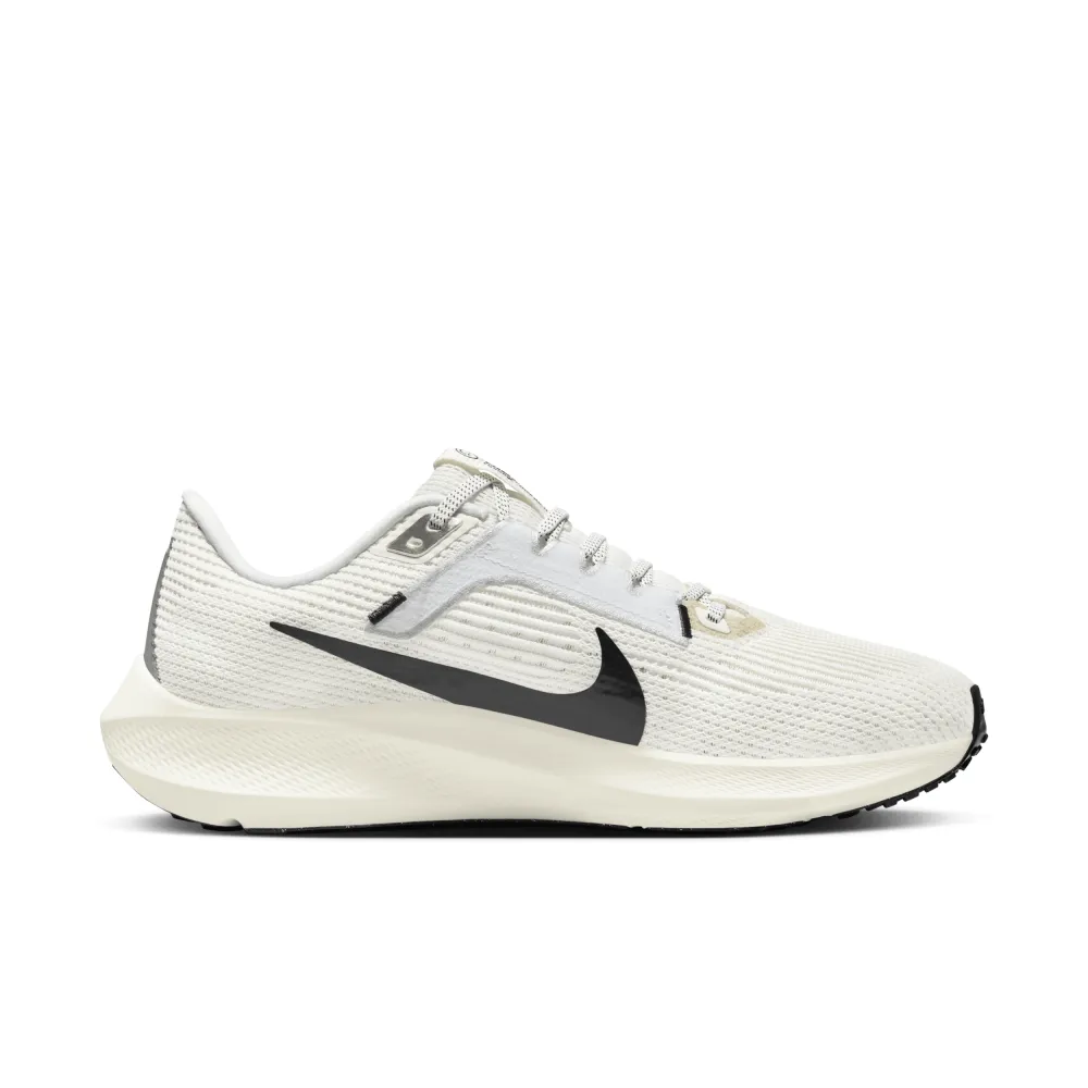 Nike Pegasus 40 DV3854-104 / weiss
