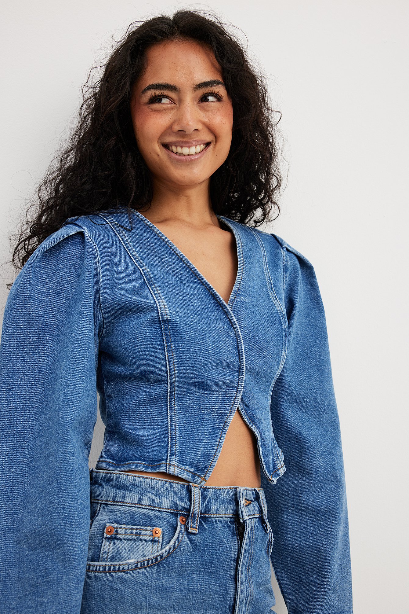 Denim-Bluse mit weiten Ärmeln