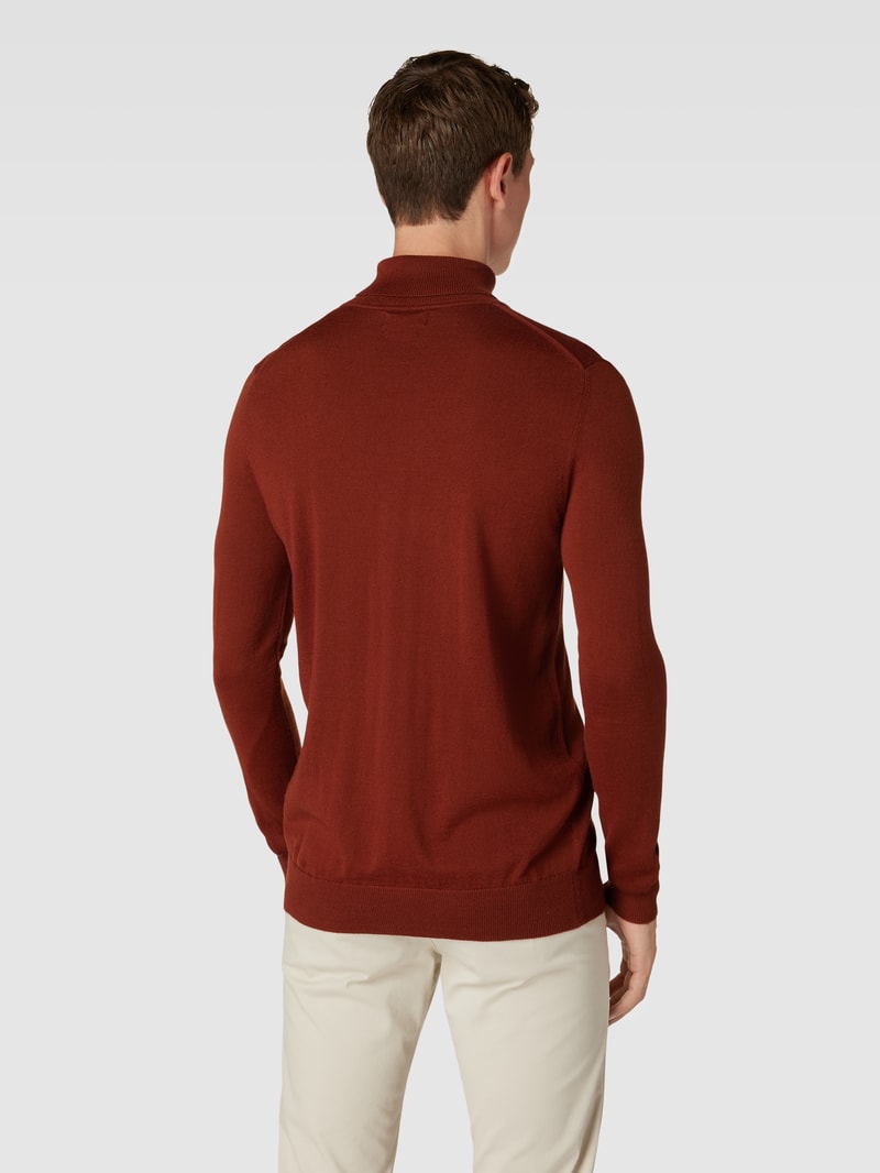 Pullover mit Stehkragen in terrakotta
