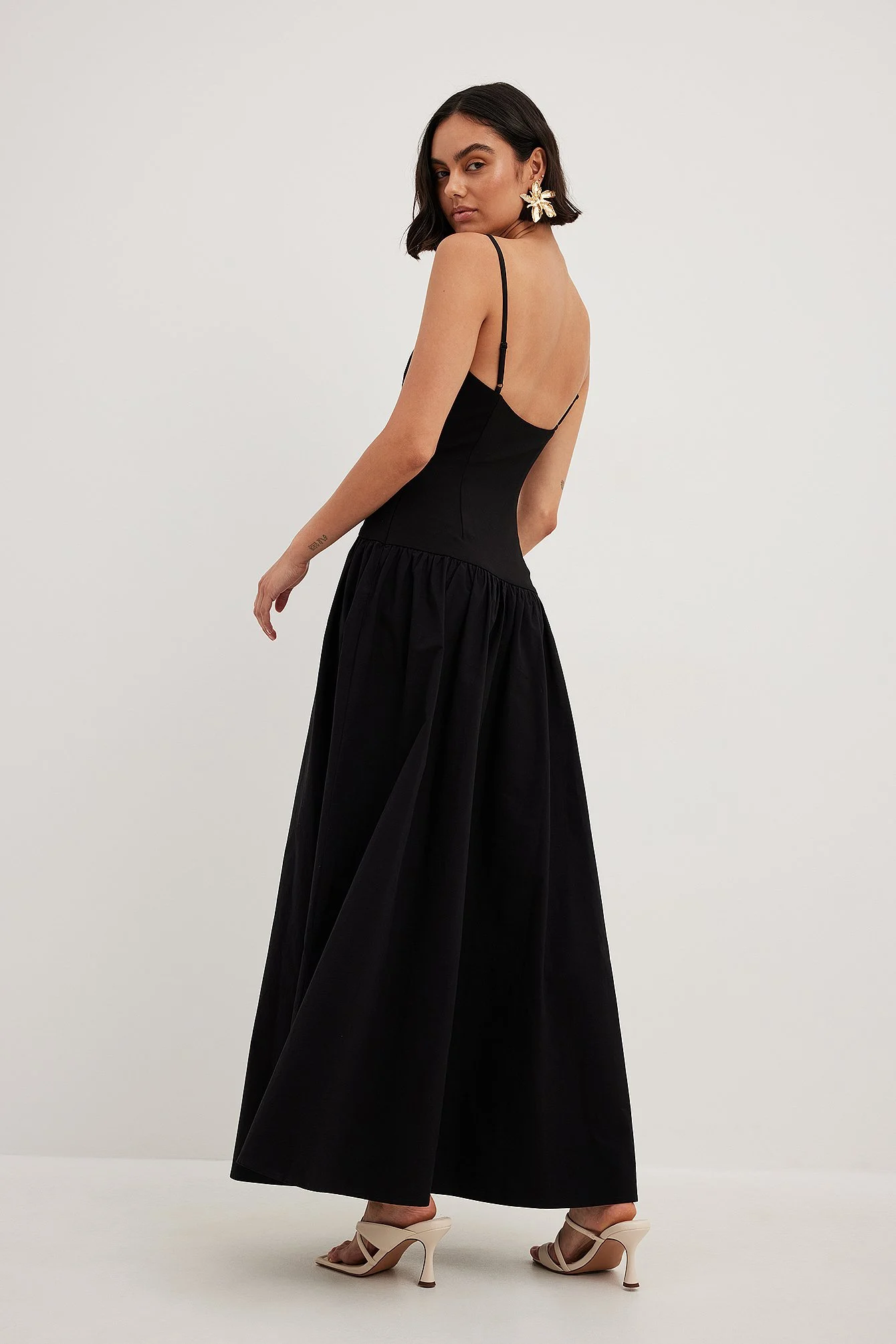 Maxikleid mit geformter Taille