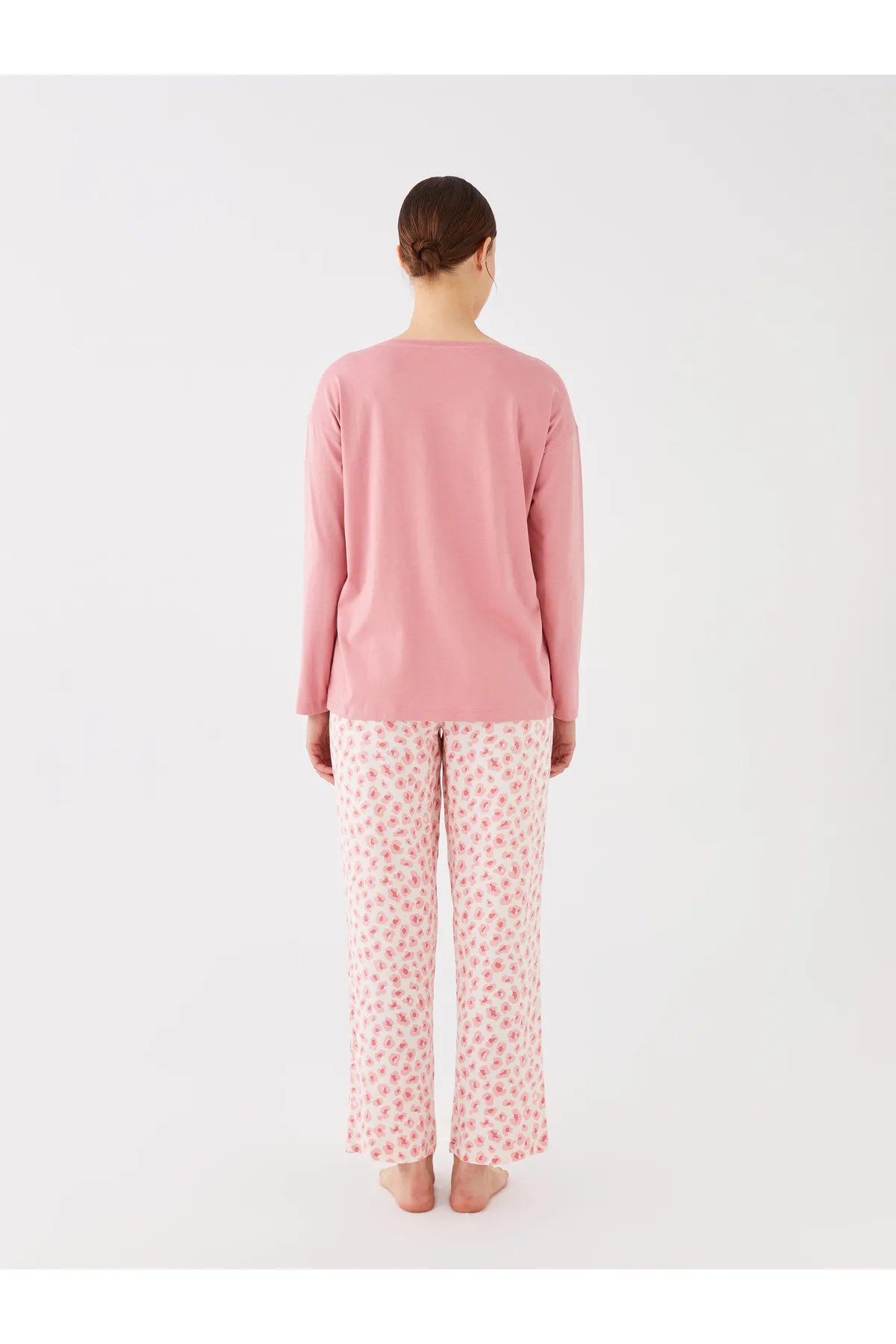 LC Waikiki  Bedrucktes Langarm-Damenpyjama-Set mit Rundhalsausschnitt