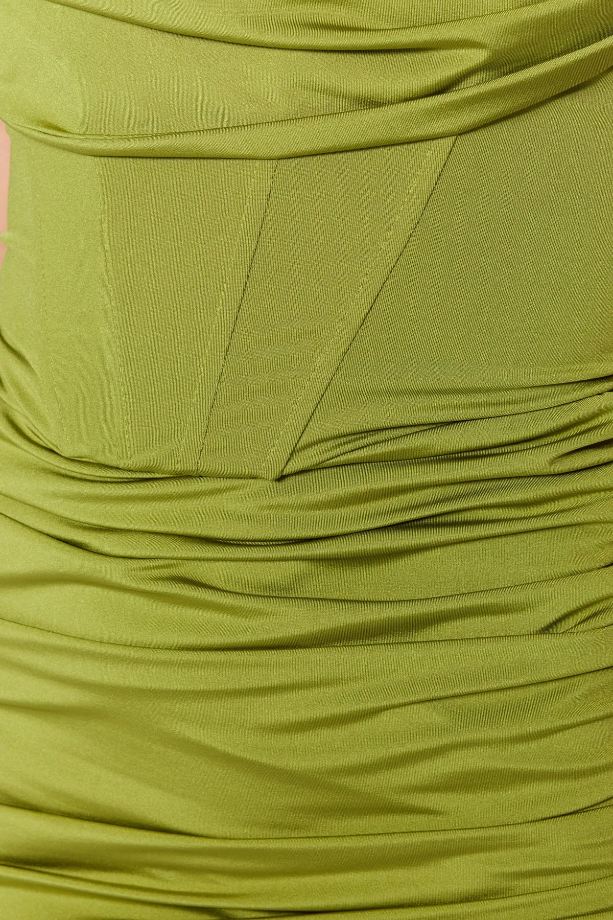 Trendyol Collection  Ölgrünes, figurbetontes, gefüttertes Strickkorsett-Abendkleid mit detailliertem Ausschnitt TPRSS23EL00174