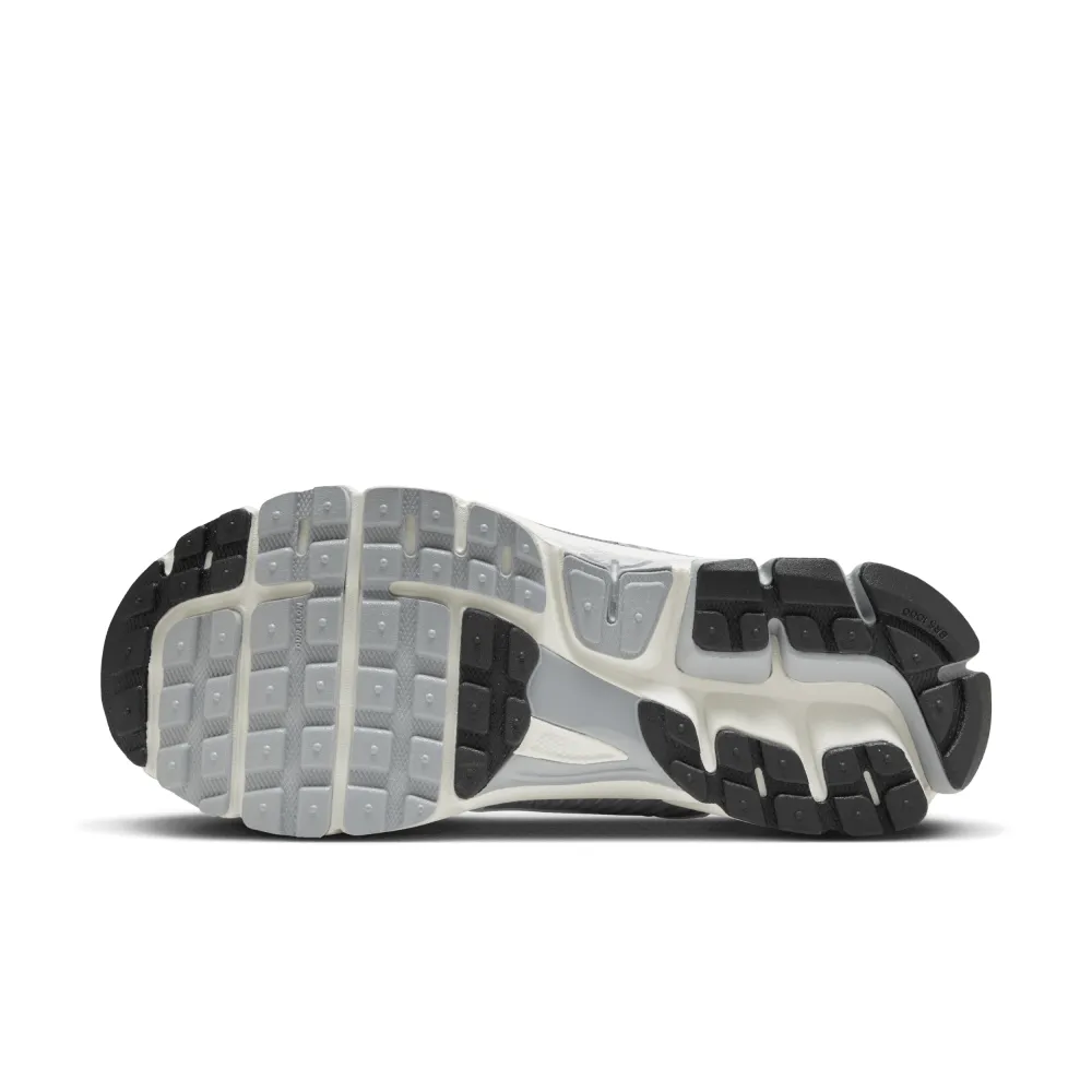Nike Zoom Vomero 5 FD9919-001 / grau
