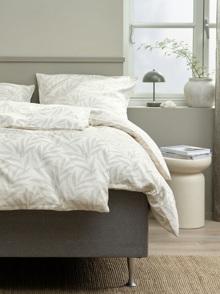SABINE pluss sateng SABINE sengetøysett 140x200 i off-white