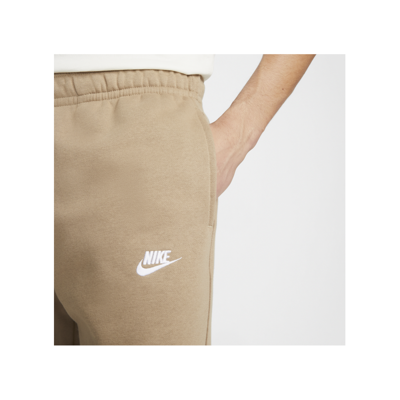 Nike Club Fleece Jogginghose Braun Weiss F247