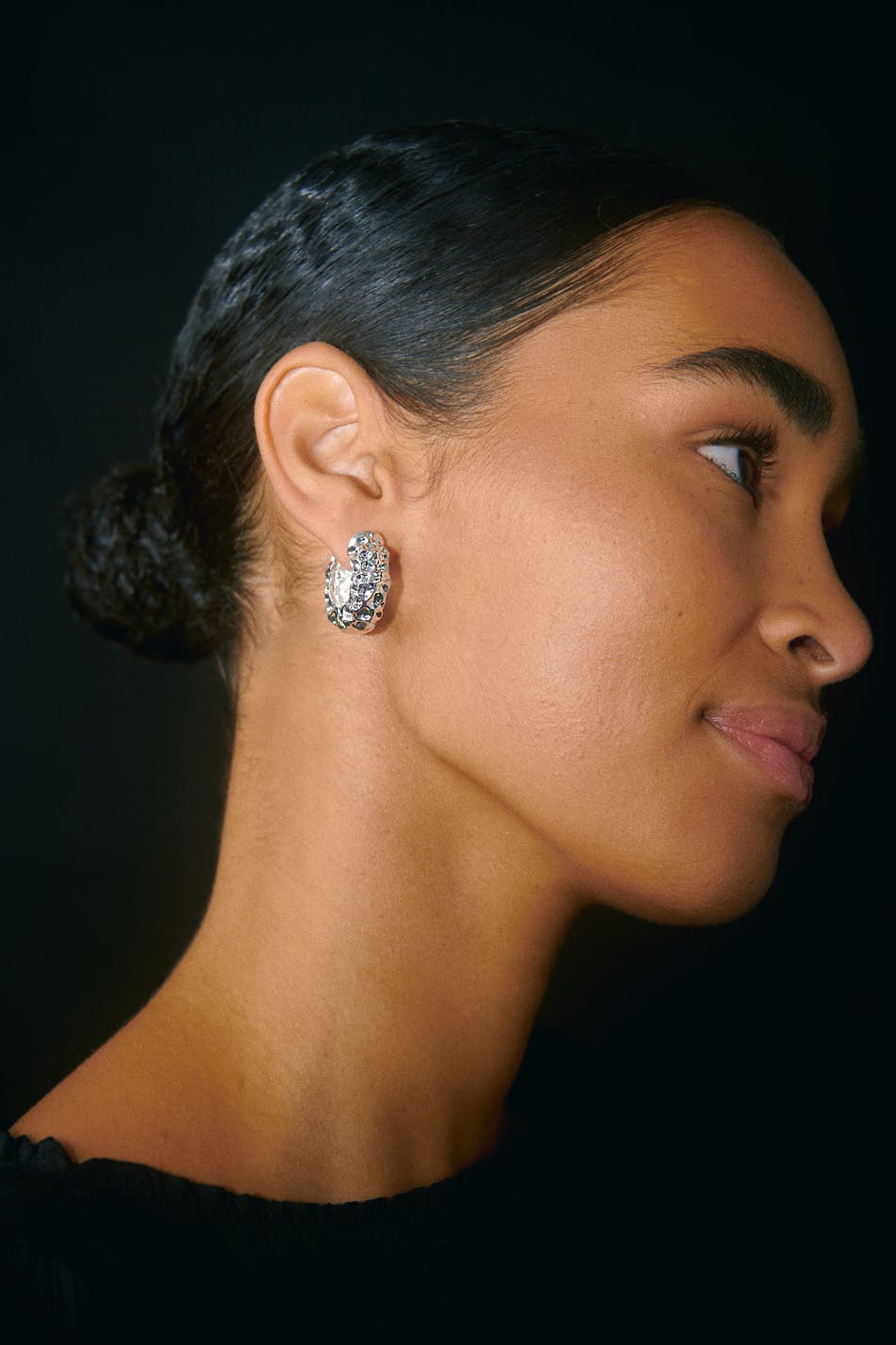 Crinkled silver hoops earrings