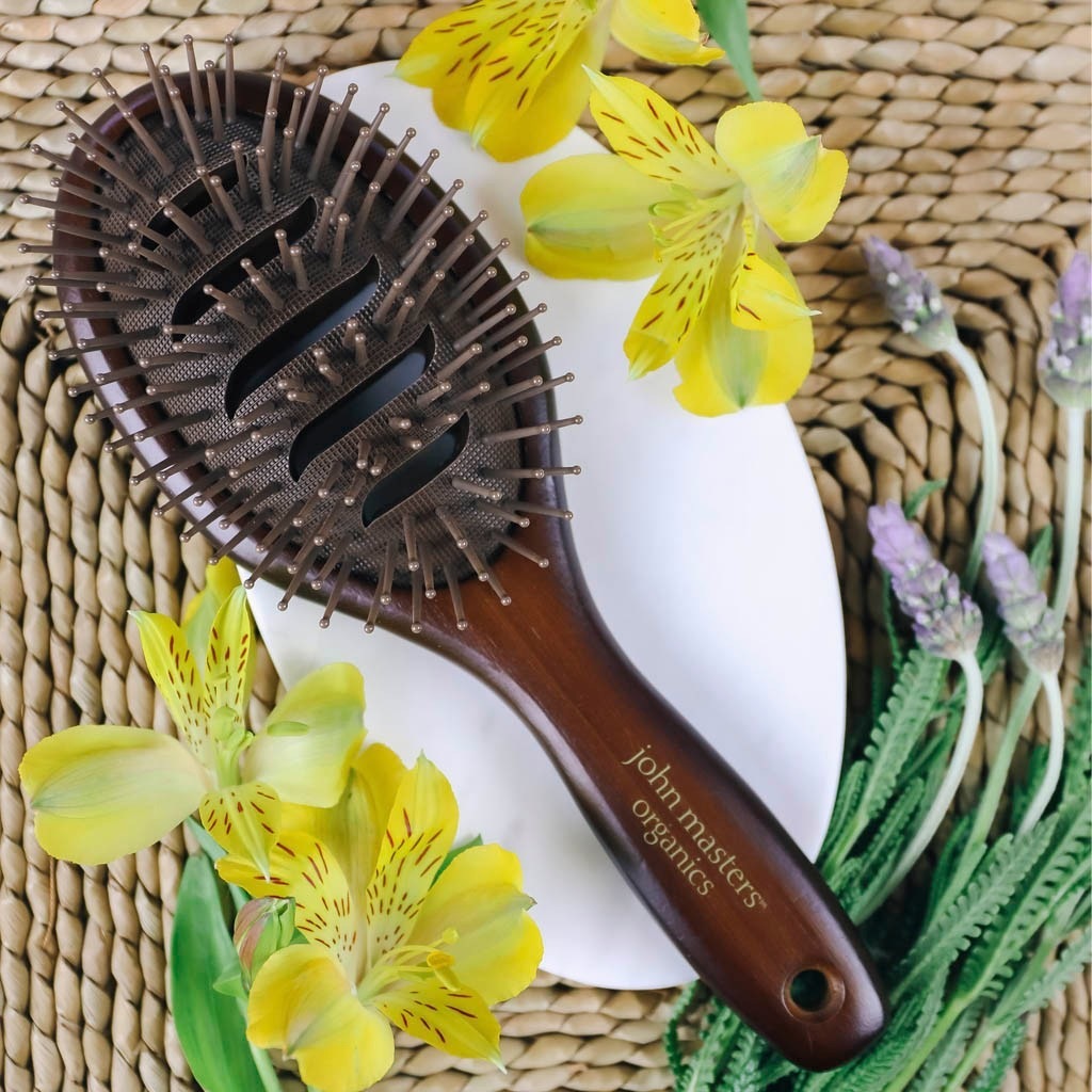 John Masters Organics bambusová kefa na fénovanie