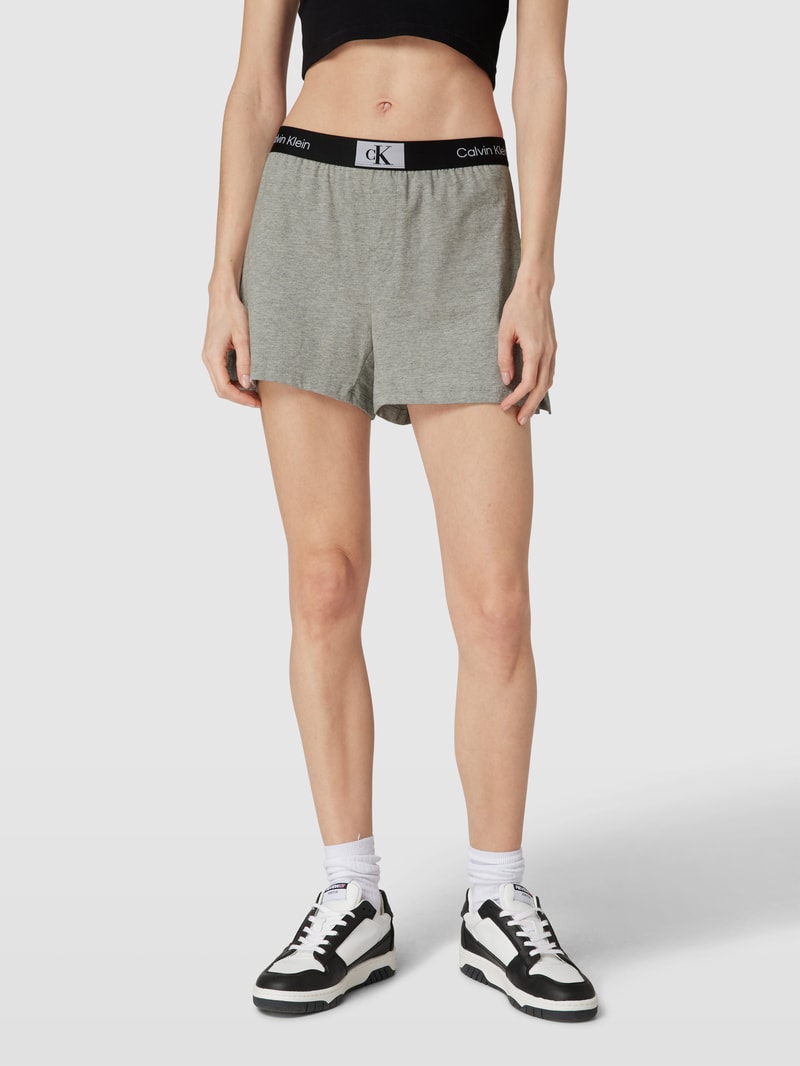Shorts mit Label-Details in hellgrau meliert