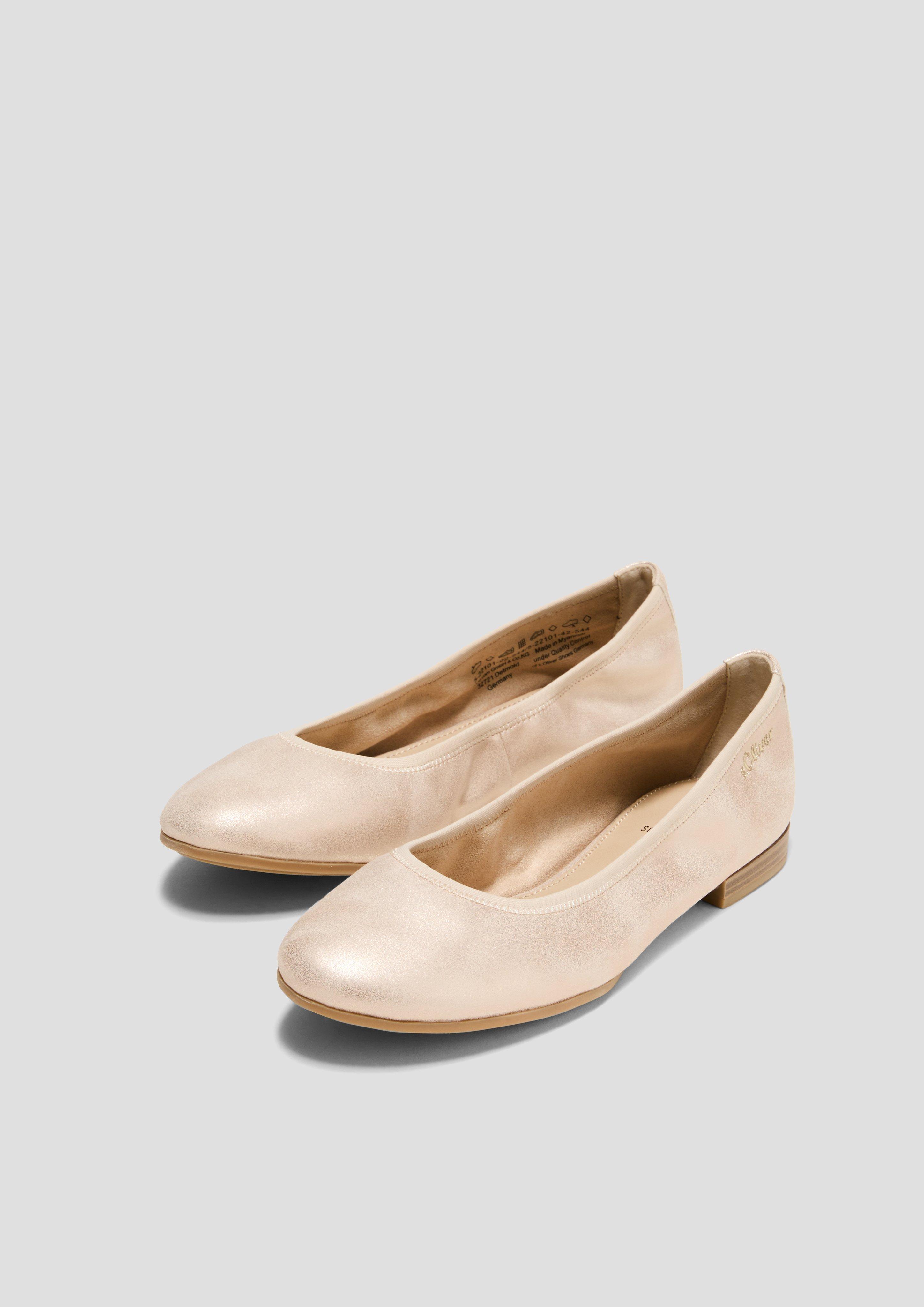 Ballerinas in klassischem Design  6008809-544